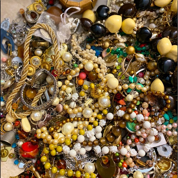 Junk Jewelry - Picture 5 of 14